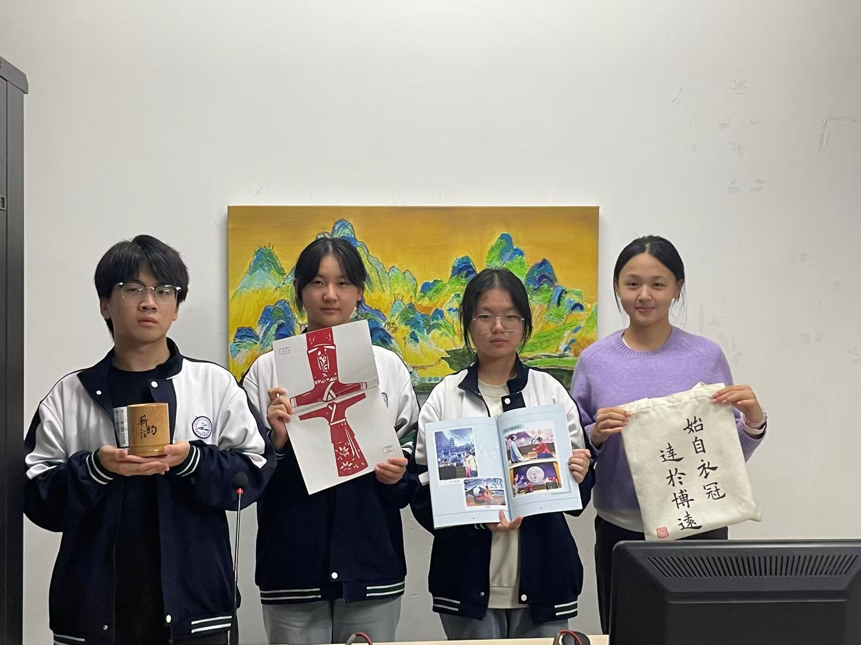 冠载古道，蕲韵传新? style=